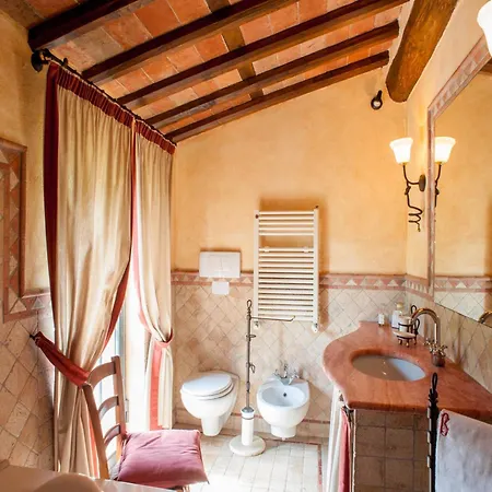 In Lucca To Sleep 5 Guests Villa Aquilea