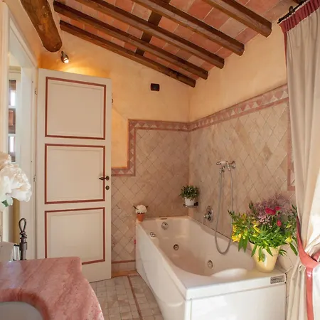 In Lucca With Pool Near Tuscan Coast * Aquilea