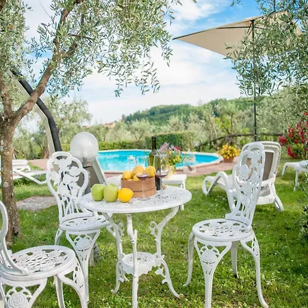 In Lucca With Pool Near Tuscan Coast Aquilea