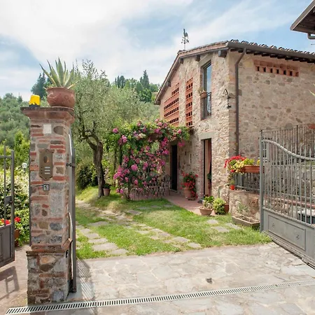 In Lucca With Pool Near Tuscan Coast