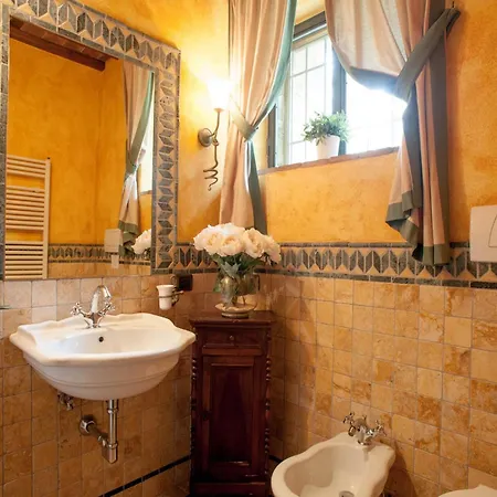 In Lucca To Sleep 5 Guests Villa