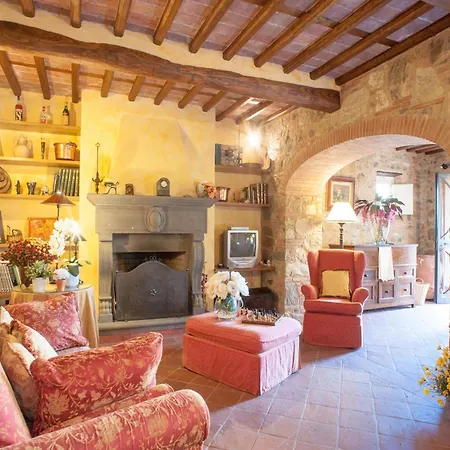 Villa In Lucca To Sleep 5 Guests *