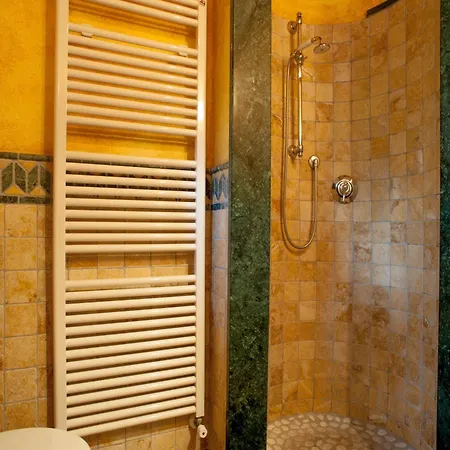 Villa In Lucca To Sleep 5 Guests Aquilea